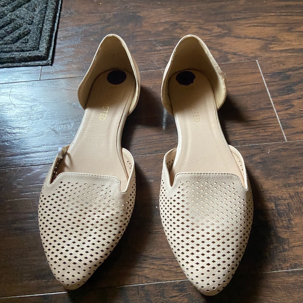 Restricted nude shoes